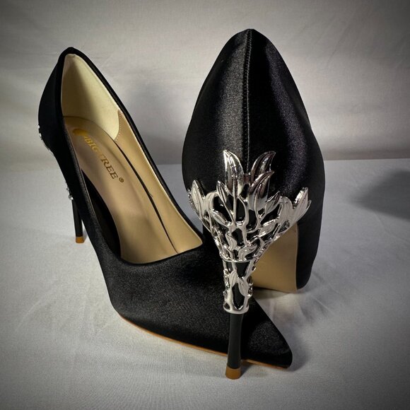 Black Heels With Vine Filigree - Picture 2 of 6